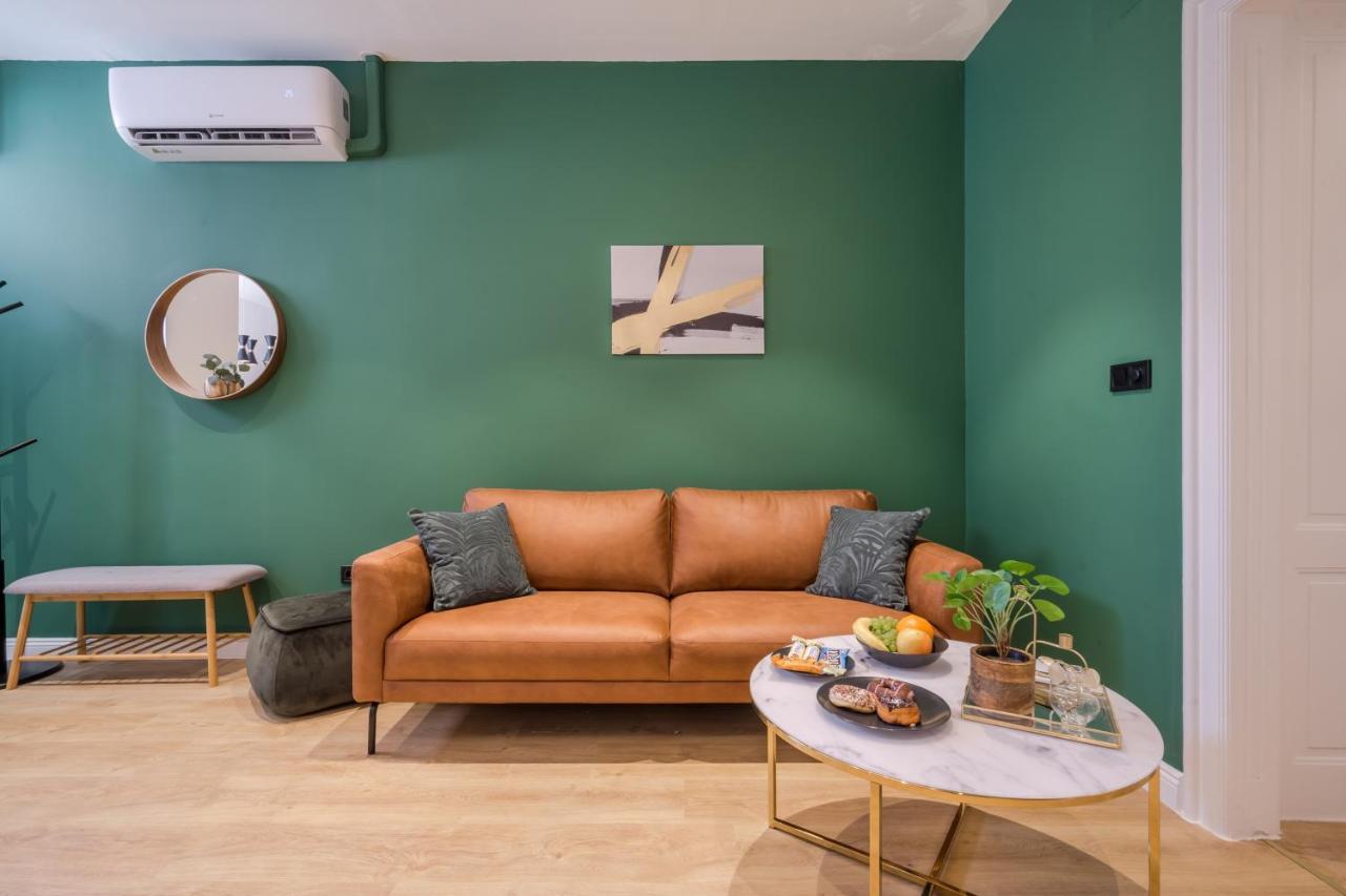 Tilia Luxury Apartment - 3 Bedrooms With Ac ブダペスト エクステリア 写真