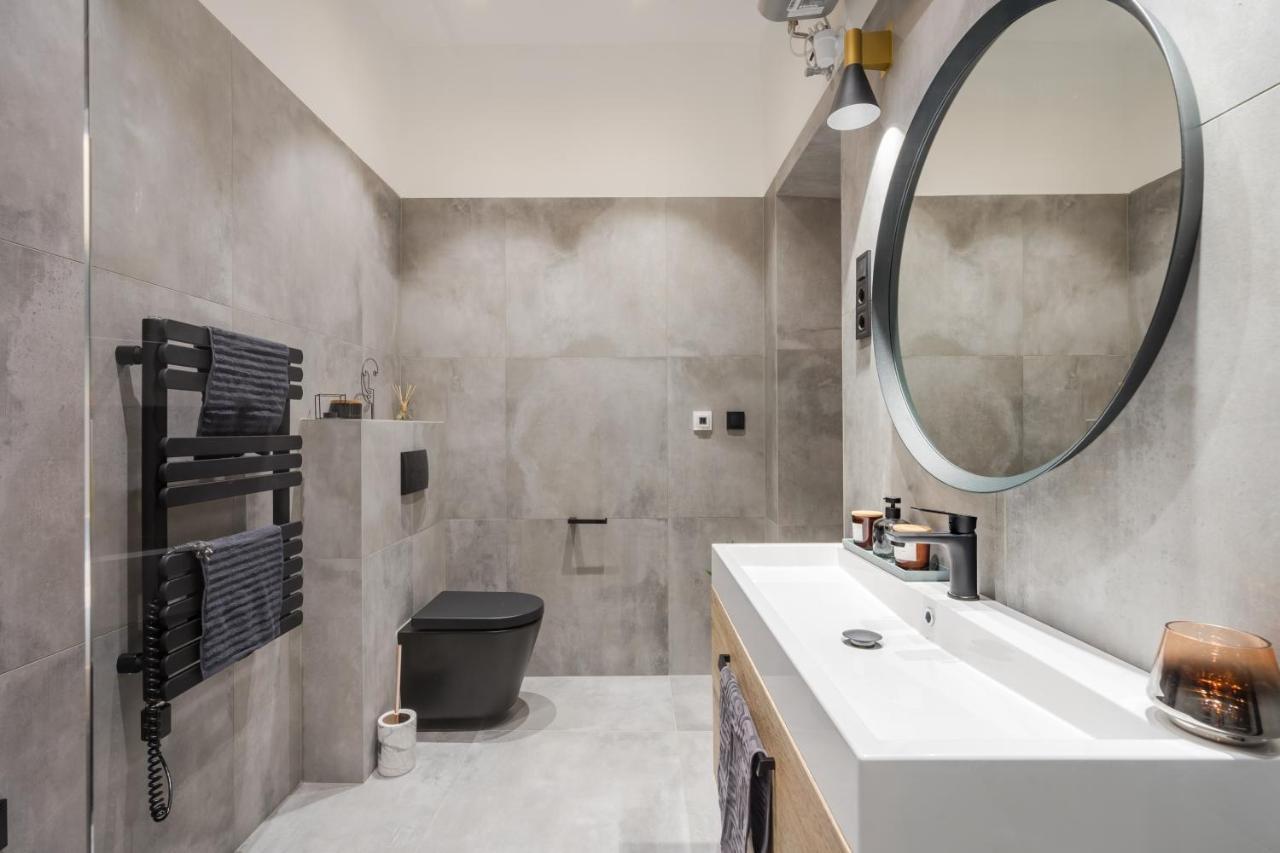 Tilia Luxury Apartment - 3 Bedrooms With Ac ブダペスト エクステリア 写真